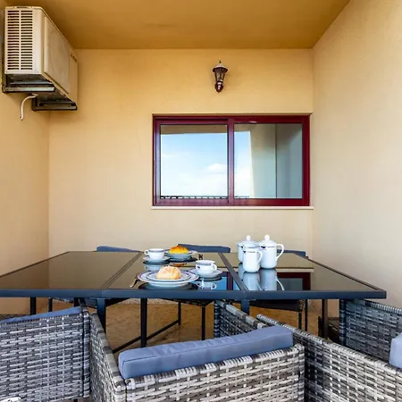 #198 Mar Pool & Location Апартаменты